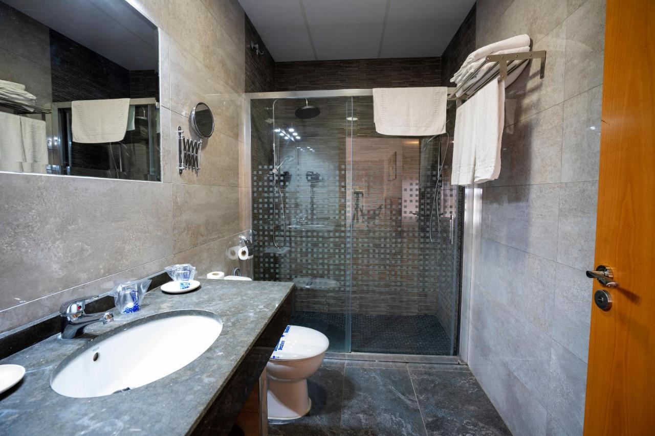 Hotel Los Barruecos By Croma Malpartida de Cáceres Εξωτερικό φωτογραφία