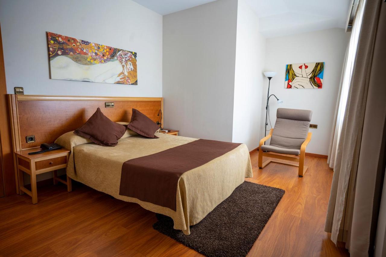 Hotel Los Barruecos By Croma Malpartida de Cáceres Εξωτερικό φωτογραφία