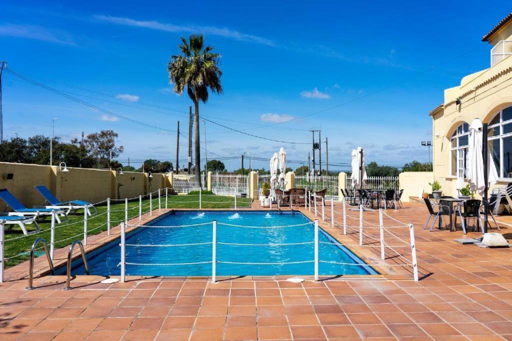Hotel Los Barruecos By Croma Malpartida de Cáceres Εξωτερικό φωτογραφία