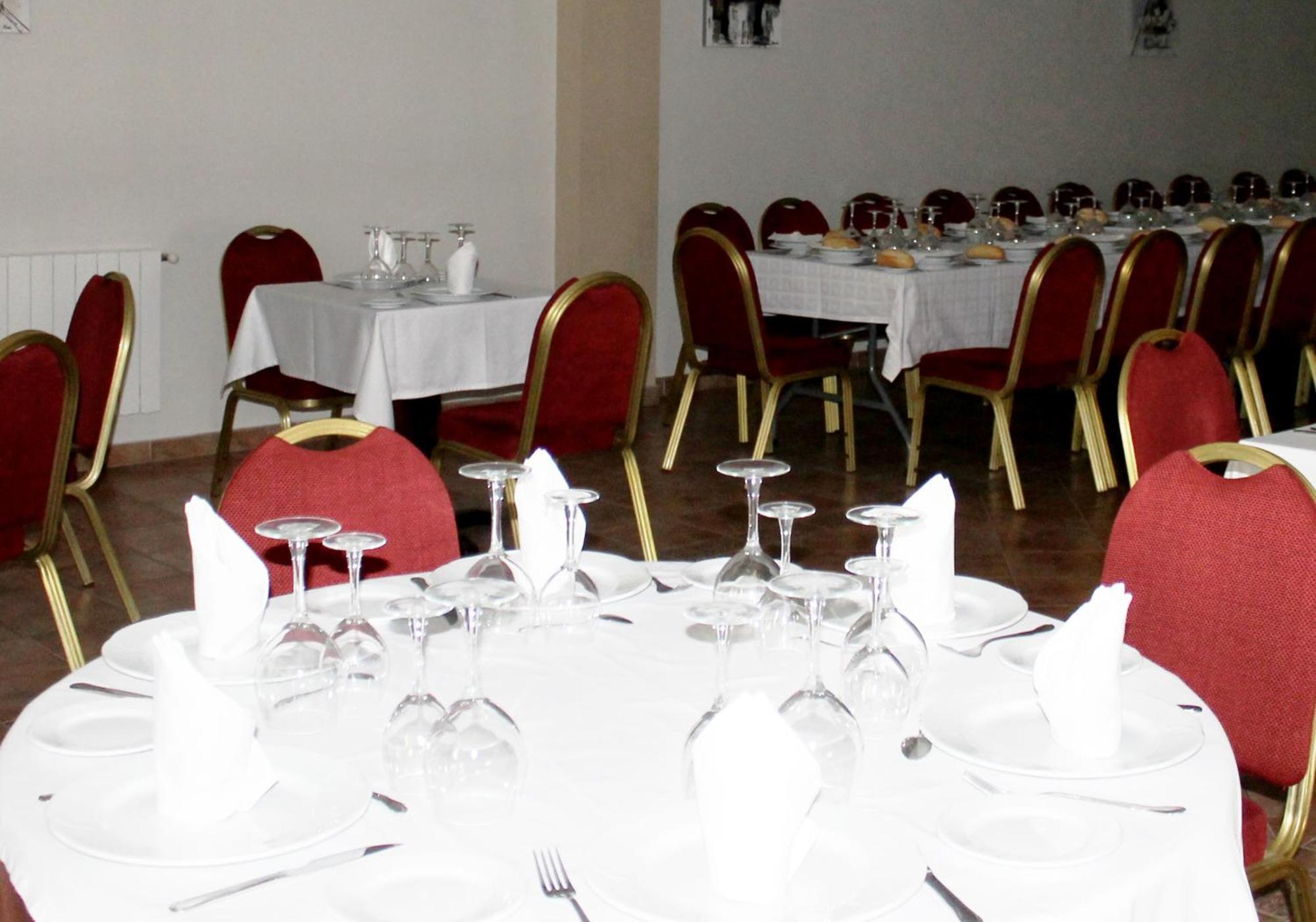 Hotel Los Barruecos By Croma Malpartida de Cáceres Εξωτερικό φωτογραφία