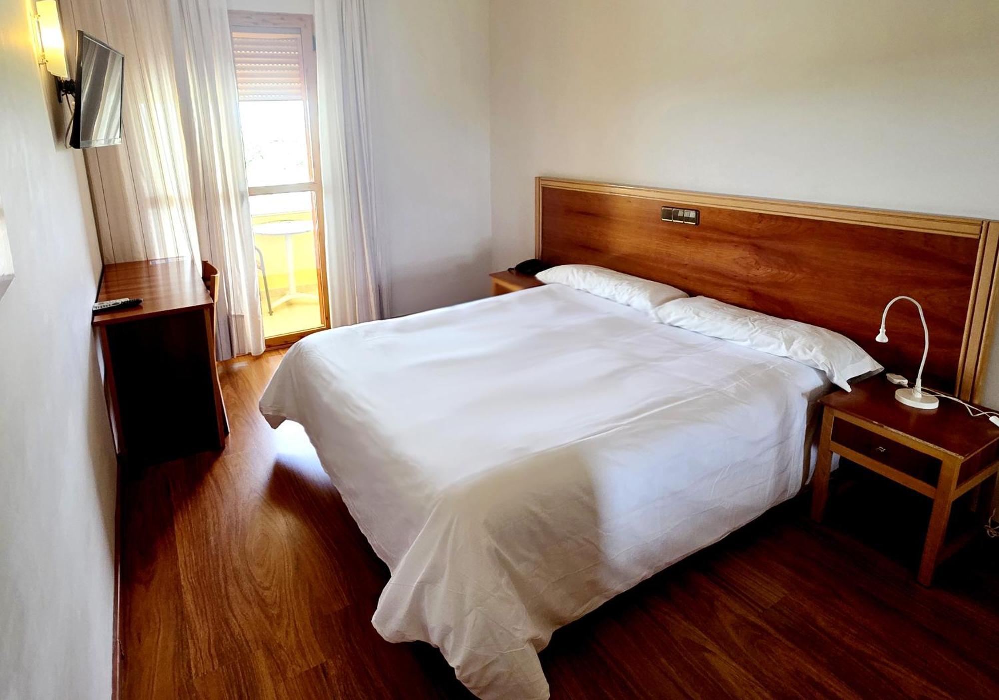 Hotel Los Barruecos By Croma Malpartida de Cáceres Εξωτερικό φωτογραφία