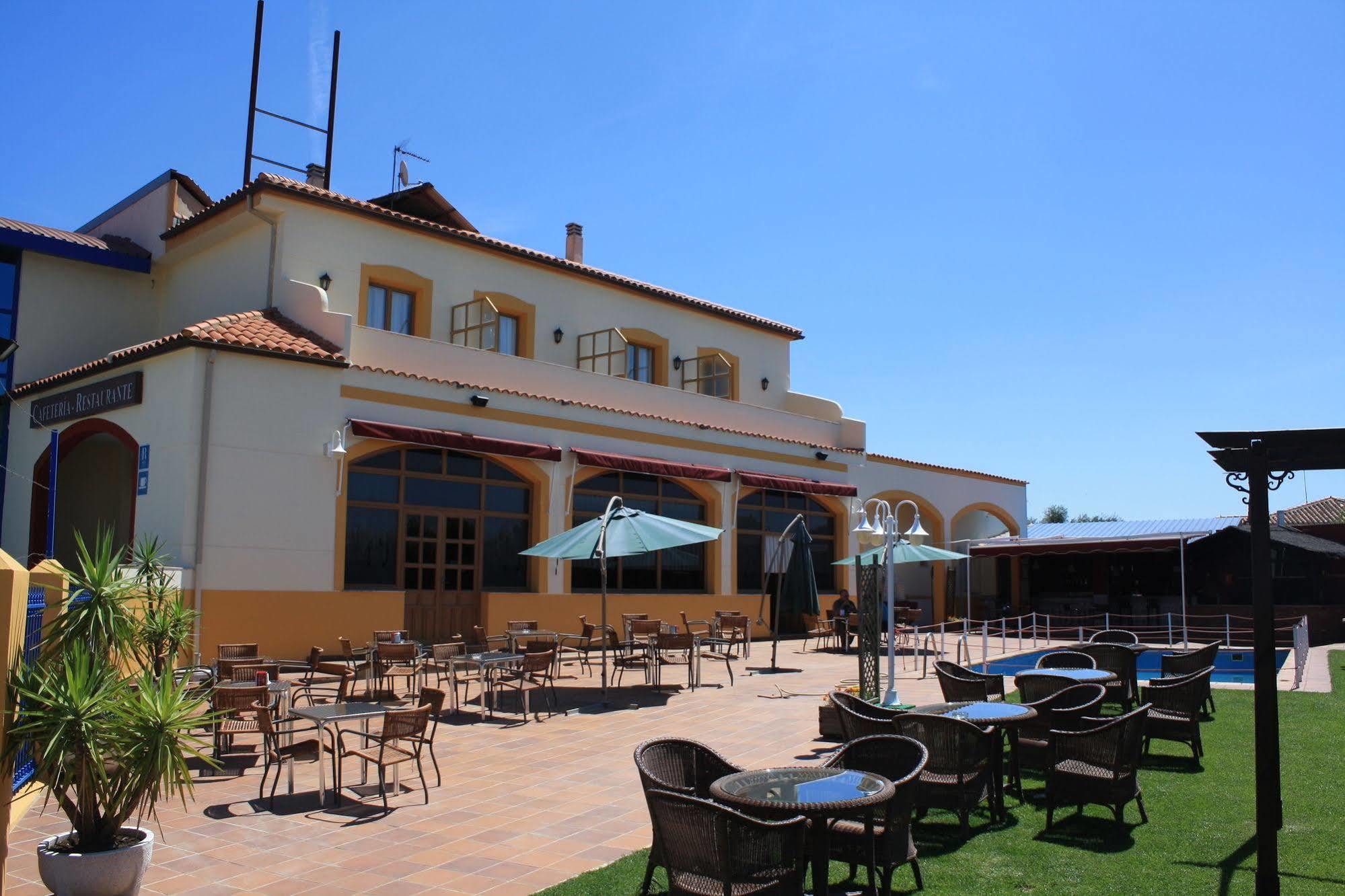 Hotel Los Barruecos By Croma Malpartida de Cáceres Εξωτερικό φωτογραφία